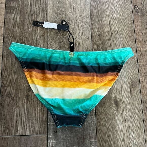 ViX Delta Detail Hipster Cut
Stripped Bikini Bottom Multi Color
Swimwear Size S - Picture 4 of 8